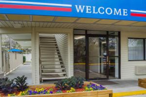 West Ashley Inn, Charleston