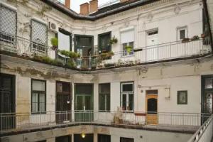Sunset Central Apartment All Within Walking Distance, Budapest