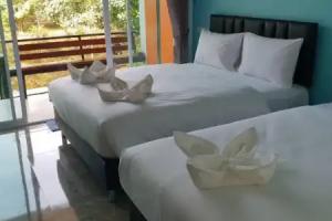 Thipburee Riverside Hotel, Sichon