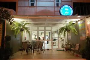 Hub of Joys Hostel, Lanta Island