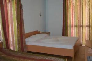 Hotel Oaz, Golem