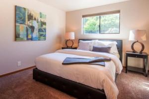 Terrace Place Guest House - Five Bedroom Home with Sea View, Bellingham
