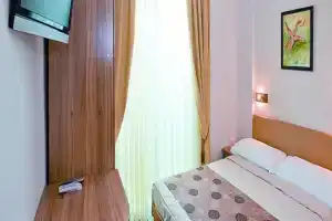 Sirena Hotel, Drasnice