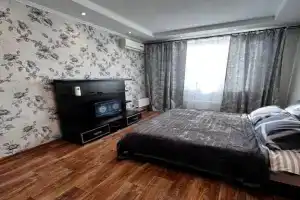 Apartments on Kosmonavtov highway 215, Perm