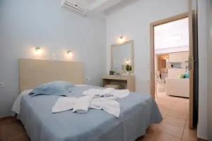 Aigaio Studios Tinos, Tinos Town