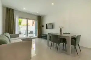 Residence Meridian Unità 1 Apartments, Villa San Pietro