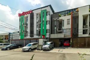 RedDoorz Plus near Plaza Indonesia, Jakarta