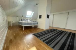 Stavanger BnB 10 Nicolas Parking & Generous Terrace Mini-hotel, Stavanger