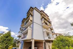 Hillside Apartment Gjirokast r 2BR With Balcony, Gjirokaster