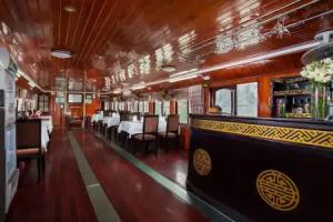 Halong Fantasea Cruise, Halong