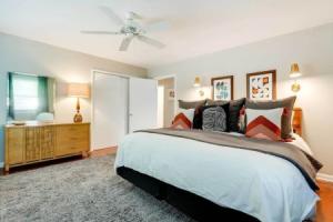 Family-friendly Hideaway w/ Patio & Grill! Apartments, Memphis
