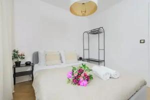Lumina spacious apartment in, Warsaw