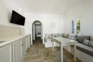 Phaedrus Living: Paros Cycladic Residences 1 Apartments, Logaras
