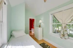 Downtown Rental Home ~ 1 Mi to Acadia! Apartments, Bar Harbor