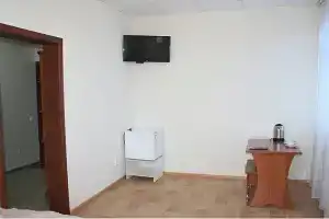 Parus Hotel, Kupino