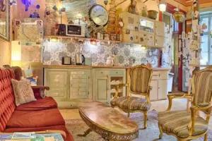 Lavender Circus Hostel, Doubles & Ensuites, Budapest
