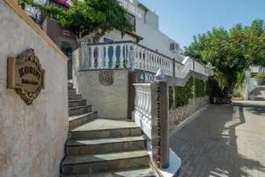 Korifi Suites Collection Apartment for Adults, Hersonissos