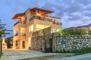 Mare Blue Villas Heated Pool, Kournas