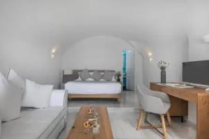 Anteliz Suites, Fira