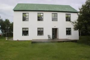 Guesthouse Hraunbaer, Laugar