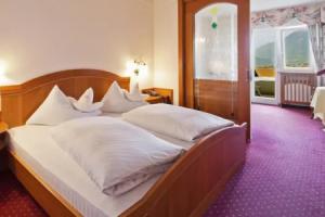 Hotel Resmairhof, Scena