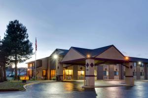 Super 8 by Wyndham Denver Stapleton, Denver