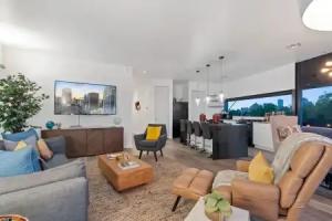 2BR Designer Condo East Downtown Apartments, Austin