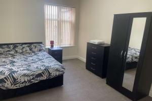 1-bed Apt, Sleeps 4, Old Trafford Nearby Apartments, Manchester