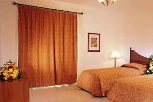 Le Meridien Residence Baniyas Square Apartments, Dubai