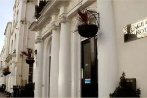 Palace Court Hotel, London