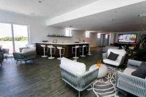 Three-Bedroom Beachwalk Resort Apartment, Hollywood
