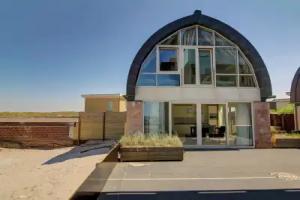 Luxury Apartment in a Residence Right on the Boulevard and the Beach, Egmond Aan Zee