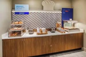 Holiday Inn Express & Suites Miami Intl Airport - 36th St, Miami
