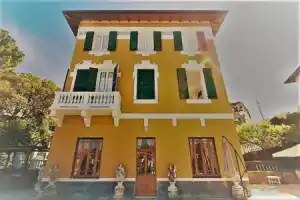Grande appartamento in Villa con terrazza sul mare, Celle Ligure