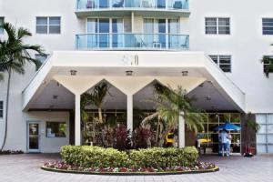 Ocean Reserve Luxury Condos Across from Apartments, Sunny Isles Beach