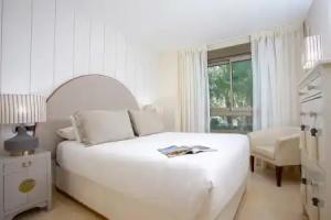 Genteel Home Jardines del Principe Apartments, Marbella