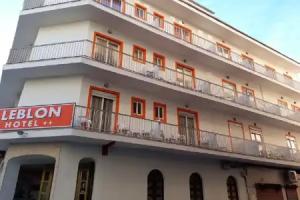 Hotel Leblon, L'Arenal