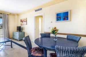 Pet Friendly apartment on the beach 306, Marbella