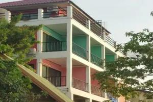 Ocean View Resort - Koh Sichang, Ko Si Chang