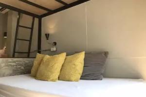 Yaksa Private, Bangkok