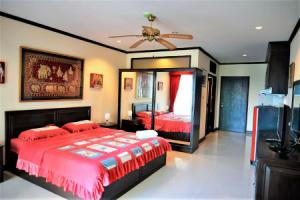 Jomtien Plaza residence with sea view, spa shower bath tub Apart-hotel, Jomtien Beach