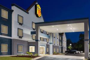 Super 8 by Wyndham Savannah, Savannah
