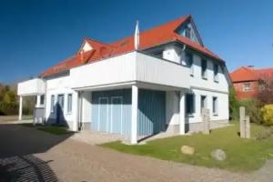Birkmaase 10 Wohnung 1 Apartments, Zingst