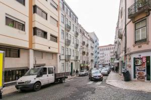 ALTIDO Luxurious 3-bedroom Apt with Terrace in Intendente, Lisbon