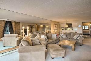 7 Mi to Keystone Resort: Condo w/ Hot Tub & Pool, Dillon