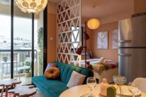 Johny's Spot - 1BR & Balcony in Larnaca Apartments, Larnaka