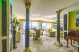 1149 Unique Beachfront Penthouse 400M2 Center, Marbella