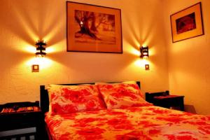 Heliotrope Apartments, Stalis