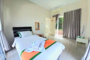 Villa Syariah Grand Bale with Private Pool by Simply Homy, Yogyakarta