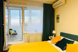 Happy People on General Antonov Street 4k2, Moscow